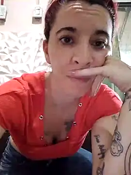 Snapshot of I_v_i_ chatting on 10.22.25 I v i  online show from 10.22.25