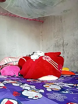 Snapshot of JinjinLy chatting on 10.04.25 JinjinLy online show from 10.04.25