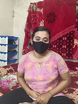 Snapshot of Love_Queen11 chatting on 12.19.25 Love Queen11 online show from 12.19.25