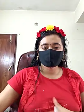 Snapshot of Love_Queen11 chatting on 04.08.26 Love Queen11 online show from 04.08.26