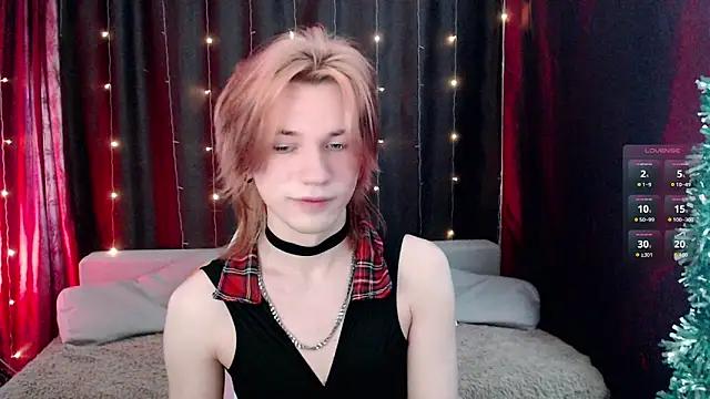 Snapshot of evan_reinhart chatting on 02.12.26 evan reinhart online show from 02.12.26