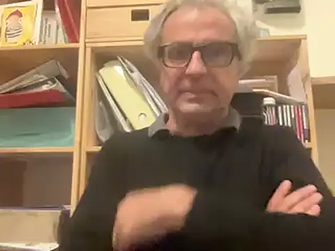 Snapshot of chtentation chatting on 11.25.25 chtentation online show from 11.25.25