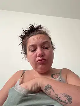 Snapshot of Eleanorxx chatting on 10.02.25 Eleanorxx online show from 10.02.25