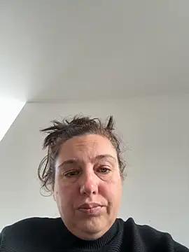 Snapshot of Eleanorxx chatting on 10.06.25 Eleanorxx online show from 10.06.25