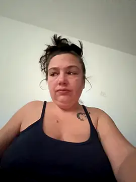 Snapshot of Eleanorxx chatting on 10.10.25 Eleanorxx online show from 10.10.25