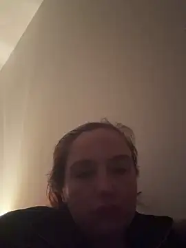 Snapshot of Eleanorxx chatting on 10.27.25 Eleanorxx online show from 10.27.25