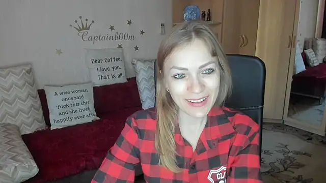 Snapshot of Tiffany_Bates chatting on 09.29.25 Tiffany Bates online show from 09.29.25