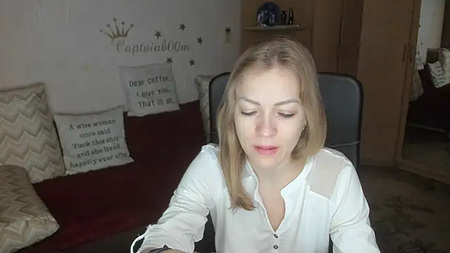 Tiffany Bates online show from 10.30.25