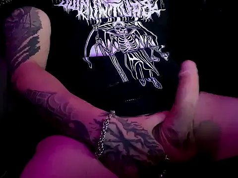 Snapshot of Sinner___ chatting on 09.30.25 Sinner    online show from 09.30.25