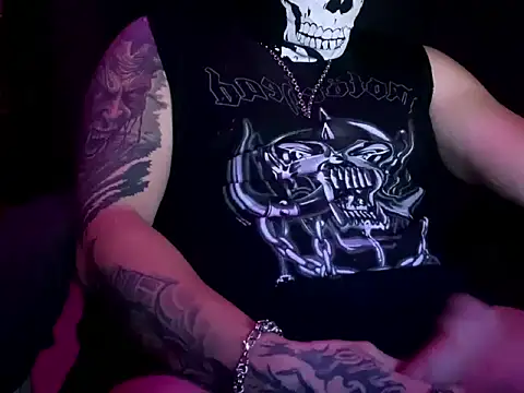 Snapshot of Sinner___ chatting on 11.04.25 Sinner    online show from 11.04.25