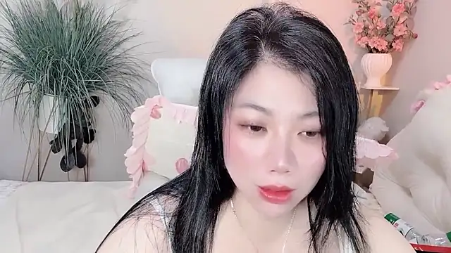 Snapshot of Huanhuan- chatting on 03.02.26 Huanhuan- online show from 03.02.26