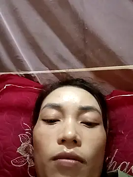 Snapshot of Phiny_xx chatting on 10.07.25 Phiny xx online show from 10.07.25