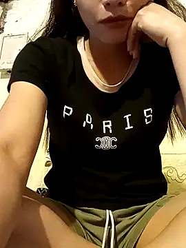 Snapshot of Phiny_xx chatting on 10.18.25 Phiny xx online show from 10.18.25