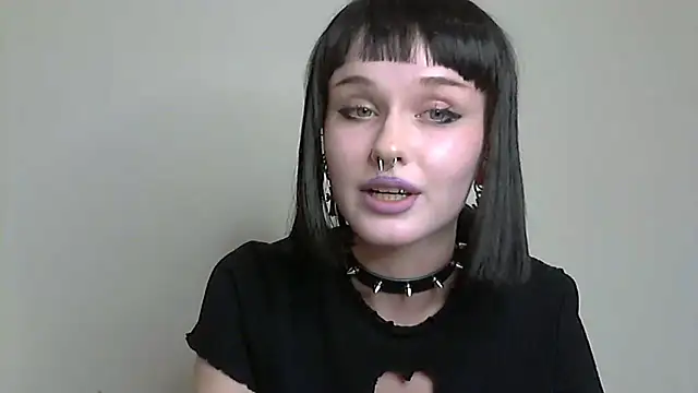 Snapshot of Paradoxy_ chatting on 10.04.25 Paradoxy online show from 10.04.25