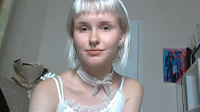 Snapshot of Paradoxy_ chatting on 10.10.25 Paradoxy online show from 10.10.25