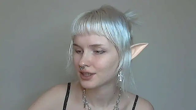 Snapshot of Paradoxy_ chatting on 10.27.25 Paradoxy online show from 10.27.25