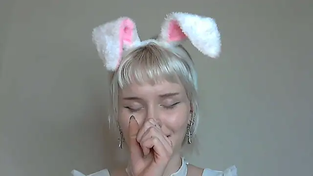 Snapshot of Paradoxy_ chatting on 10.28.25 Paradoxy online show from 10.28.25