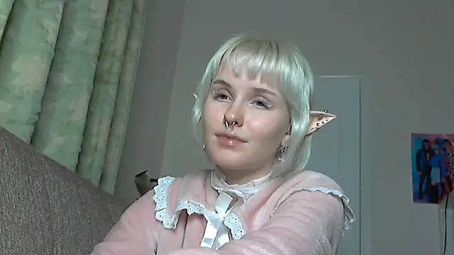 Snapshot of Paradoxy_ chatting on 12.14.25 Paradoxy online show from 12.14.25