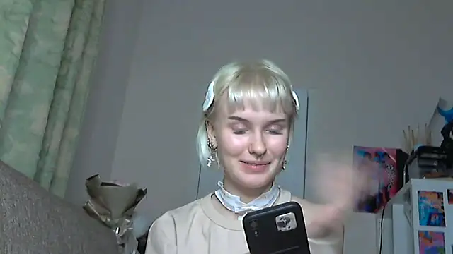 Snapshot of Paradoxy_ chatting on 12.15.25 Paradoxy online show from 12.15.25