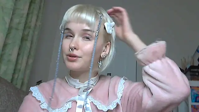 Snapshot of Paradoxy_ chatting on 12.18.25 Paradoxy online show from 12.18.25