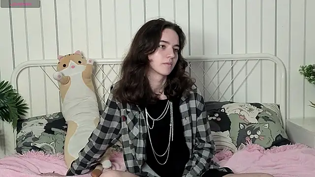 TarahCayne online show from 10.15.25