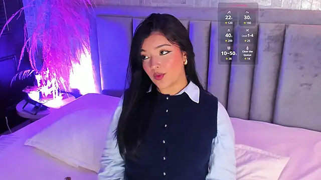 EmmaBlossom online show from 10.08.25