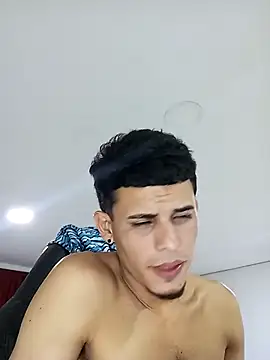 Snapshot of Pingasaboy20 chatting on 10.10.25 Pingasaboy20 online show from 10.10.25