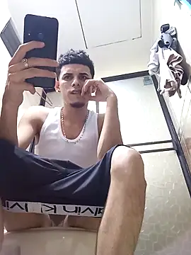 Snapshot of Pingasaboy20 chatting on 10.11.25 Pingasaboy20 online show from 10.11.25