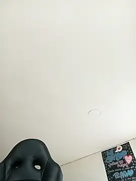 Snapshot of Pingasaboy20 chatting on 11.18.25 Pingasaboy20 online show from 11.18.25