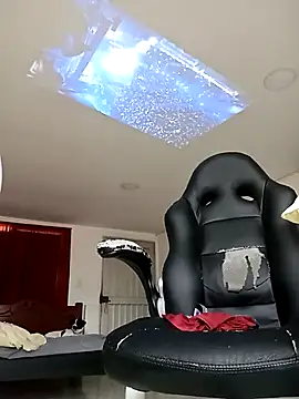 Snapshot of Pingasaboy20 chatting on 11.25.25 Pingasaboy20 online show from 11.25.25