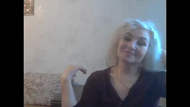 Snapshot of LadySexyBlond chatting on 02.13.26 LadySexyBlond online show from 02.13.26