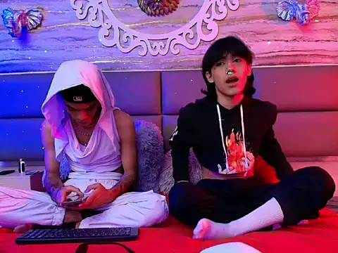 Lovers 21 online show from 09.26.25