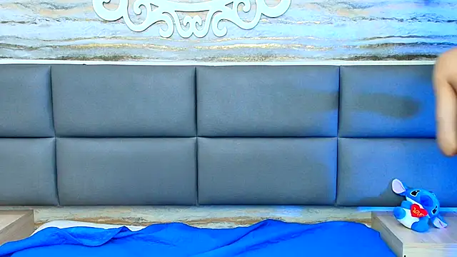 Lovers 21 online show from 10.28.25