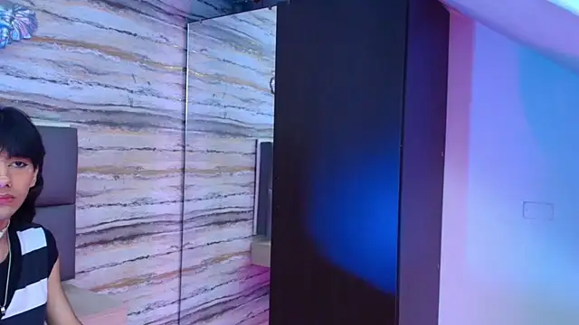 Lovers 21 online show from 11.19.25