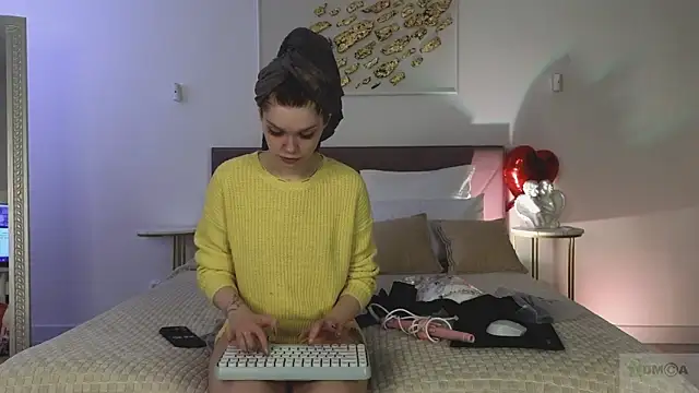 Snapshot of Nicole_Broown_ chatting on 03.01.26 Nicole Broown online show from 03.01.26