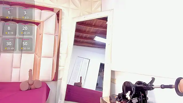 Snapshot of Sarah_Adamss chatting on 10.17.25 Sarah Adamss online show from 10.17.25