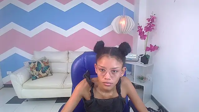 adisson petite1 online show from 10.06.25