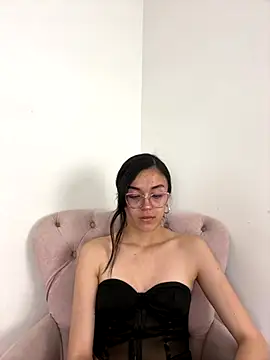 Snapshot of Liaa_sr chatting on 10.11.25 Liaa sr online show from 10.11.25