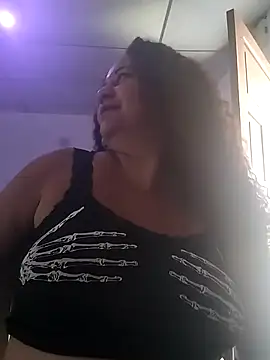 Snapshot of MEYBELLATINA chatting on 04.17.26 MEYBELLATINA online show from 04.17.26