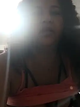 Snapshot of MEYBELLATINA chatting on 04.30.26 MEYBELLATINA online show from 04.30.26