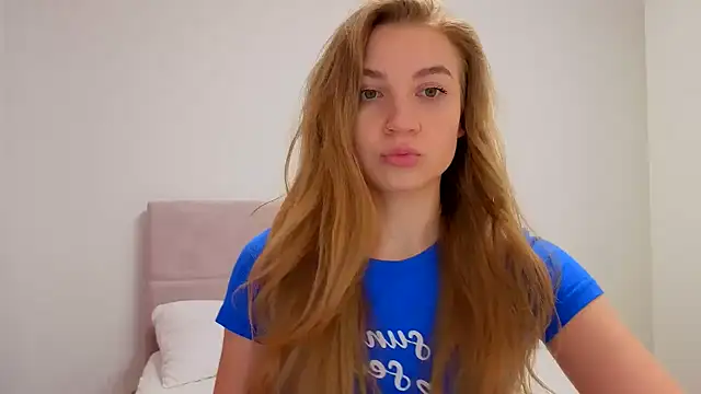 Snapshot of Eva_enjoyeverymoment_ chatting on 11.07.25 Eva enjoyeverymoment online show from 11.07.25