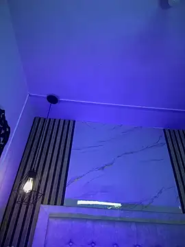 Honey noir online show from 12.17.25