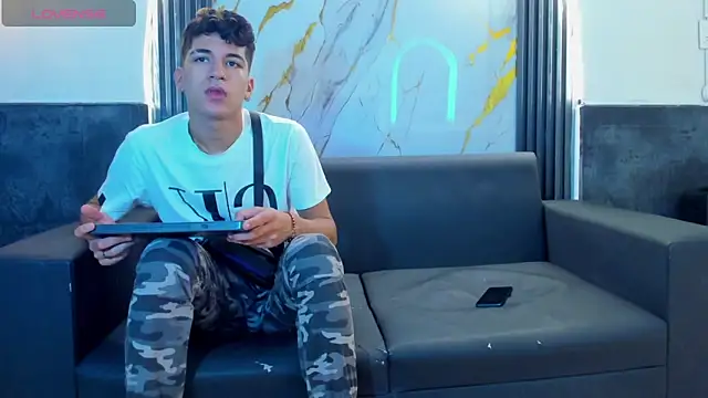 Stiben boy online show from 12.15.25