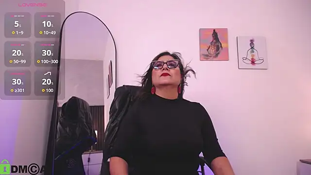 Snapshot of alahia_mellers chatting on 10.12.25 alahia mellers online show from 10.12.25