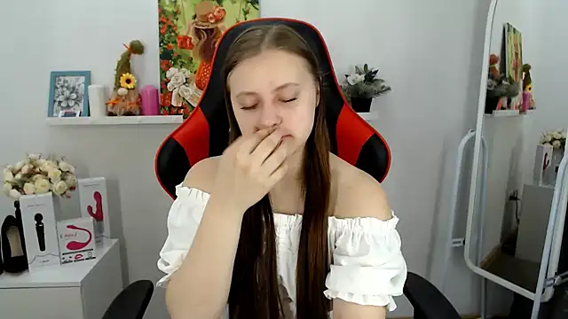 Snapshot of ArinaBelle chatting on 10.14.25 ArinaBelle online show from 10.14.25