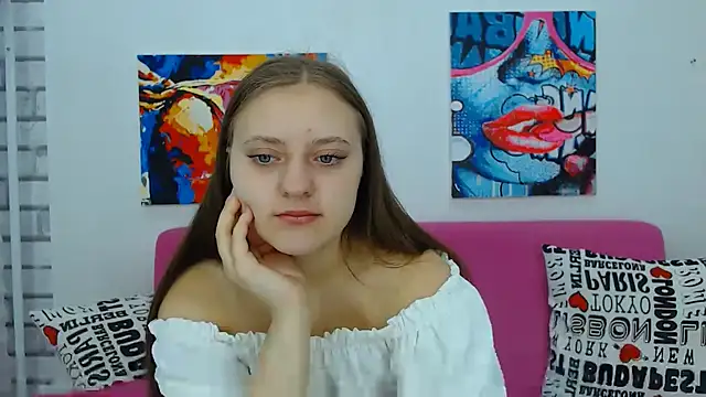 Snapshot of ArinaBelle chatting on 10.21.25 ArinaBelle online show from 10.21.25