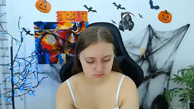 Snapshot of ArinaBelle chatting on 10.23.25 ArinaBelle online show from 10.23.25