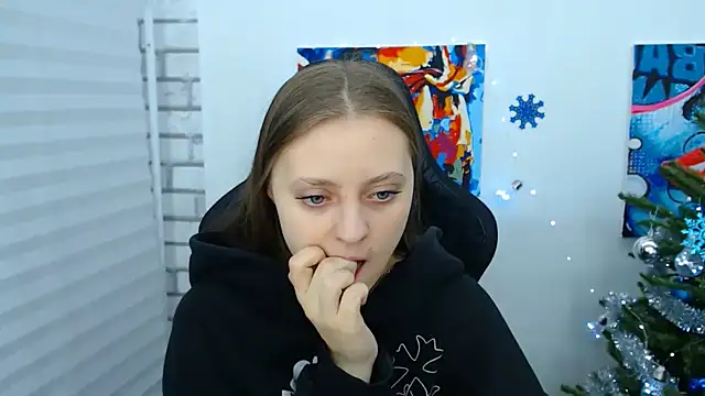 Snapshot of ArinaBelle chatting on 12.18.25 ArinaBelle online show from 12.18.25