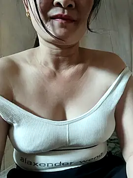 Snapshot of Paul-paul11 chatting on 10.26.25 Paul-paul11 online show from 10.26.25