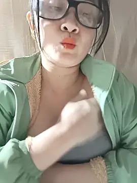 Snapshot of Paul-paul11 chatting on 11.22.25 Paul-paul11 online show from 11.22.25